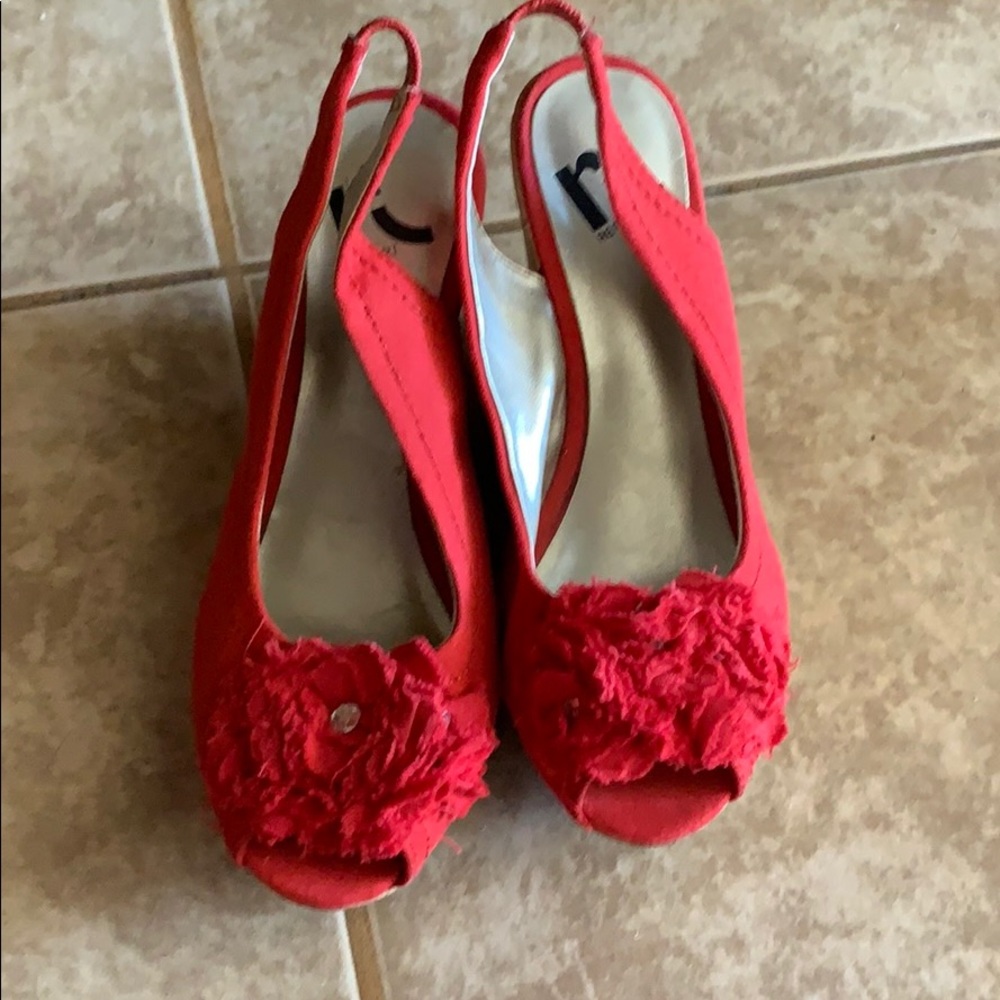 Report shoes